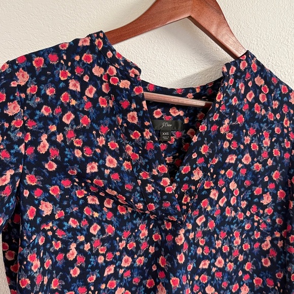 J. Crew Open V-Neck Top in Floral, size XXS - Picture 3 of 10